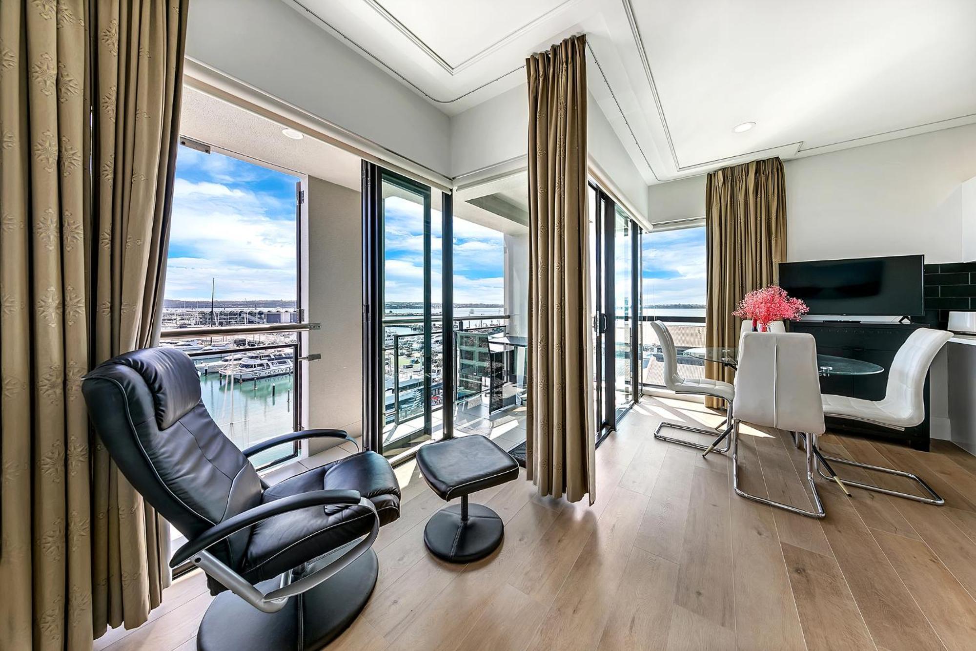 Exquisite Sun Soaked Corner Apartment Окленд Екстер'єр фото